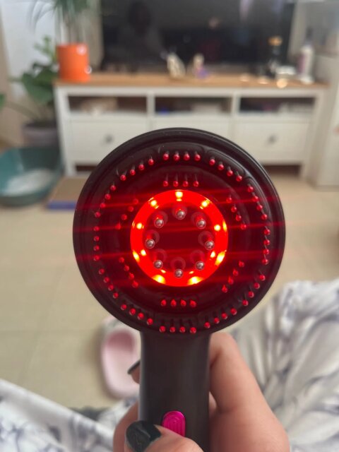 RevitaGrow™ – Red Light Hair Regrowth & Scalp Therapy Brush