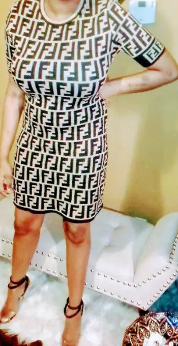 Élancé™ Contour Midi Dress – Elegant. Effortless. Empowered.