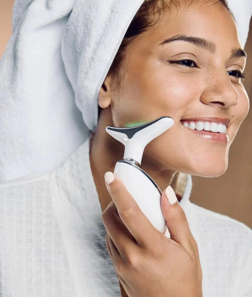 Red Light Therapy Mask – For Facial Rejuvenation & Anti-Aging Massage"